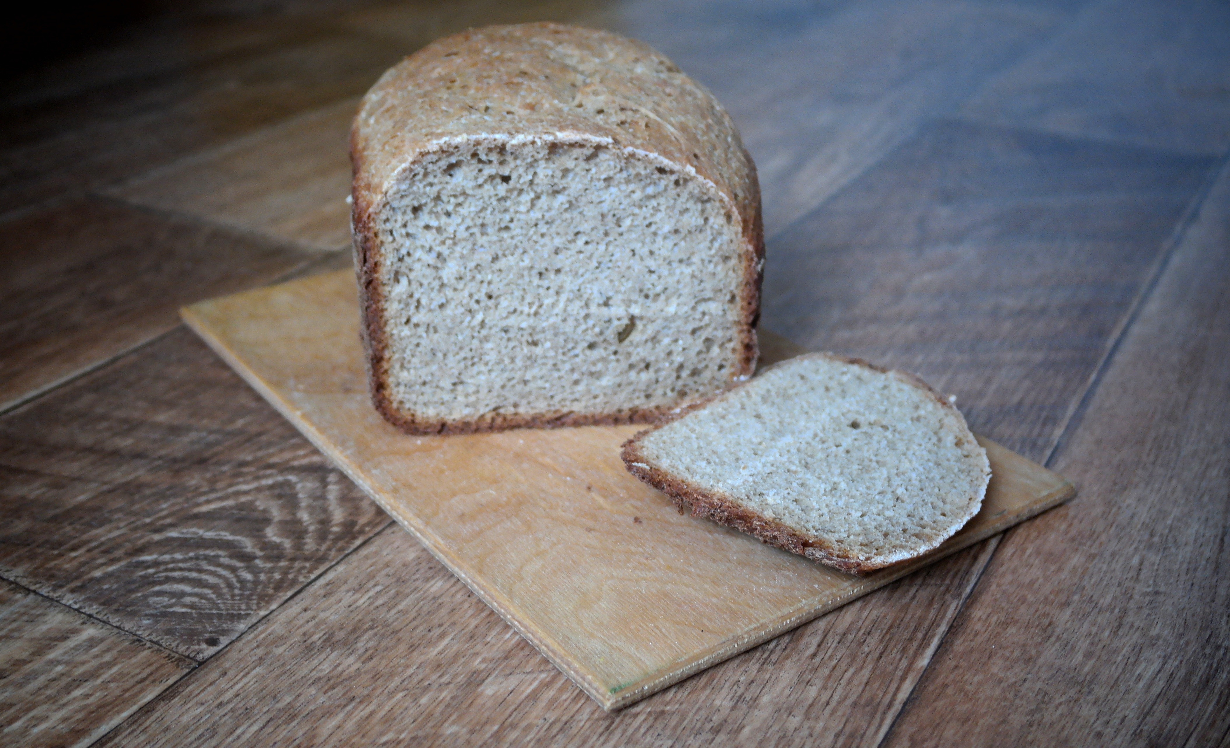 Ржаной хлеб с чесноком в хлебопечке