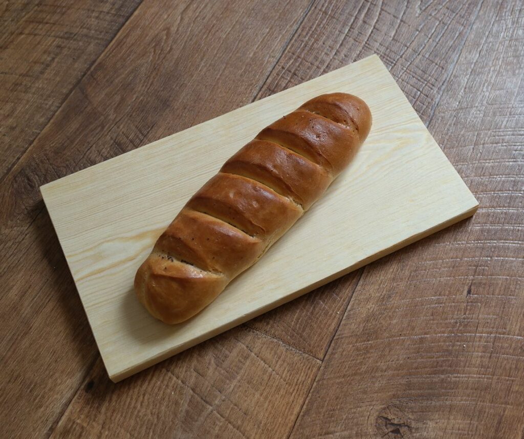 Как испечь хлеб быстро: батон с разными добавками за 1 час