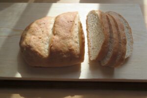 Как испечь хлеб быстро: батон с разными добавками за 1 час